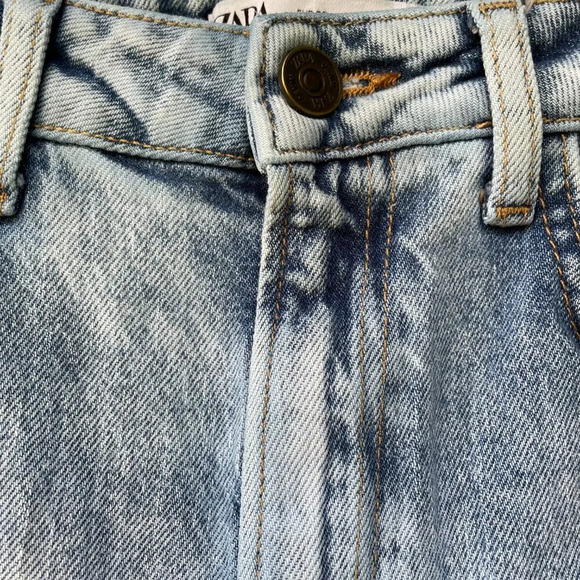 ZARA Womens Hi-Waist Split Hem Raw Hem Ripped Straight Leg Light Wash Jeans 4 - Picture 6 of 16
